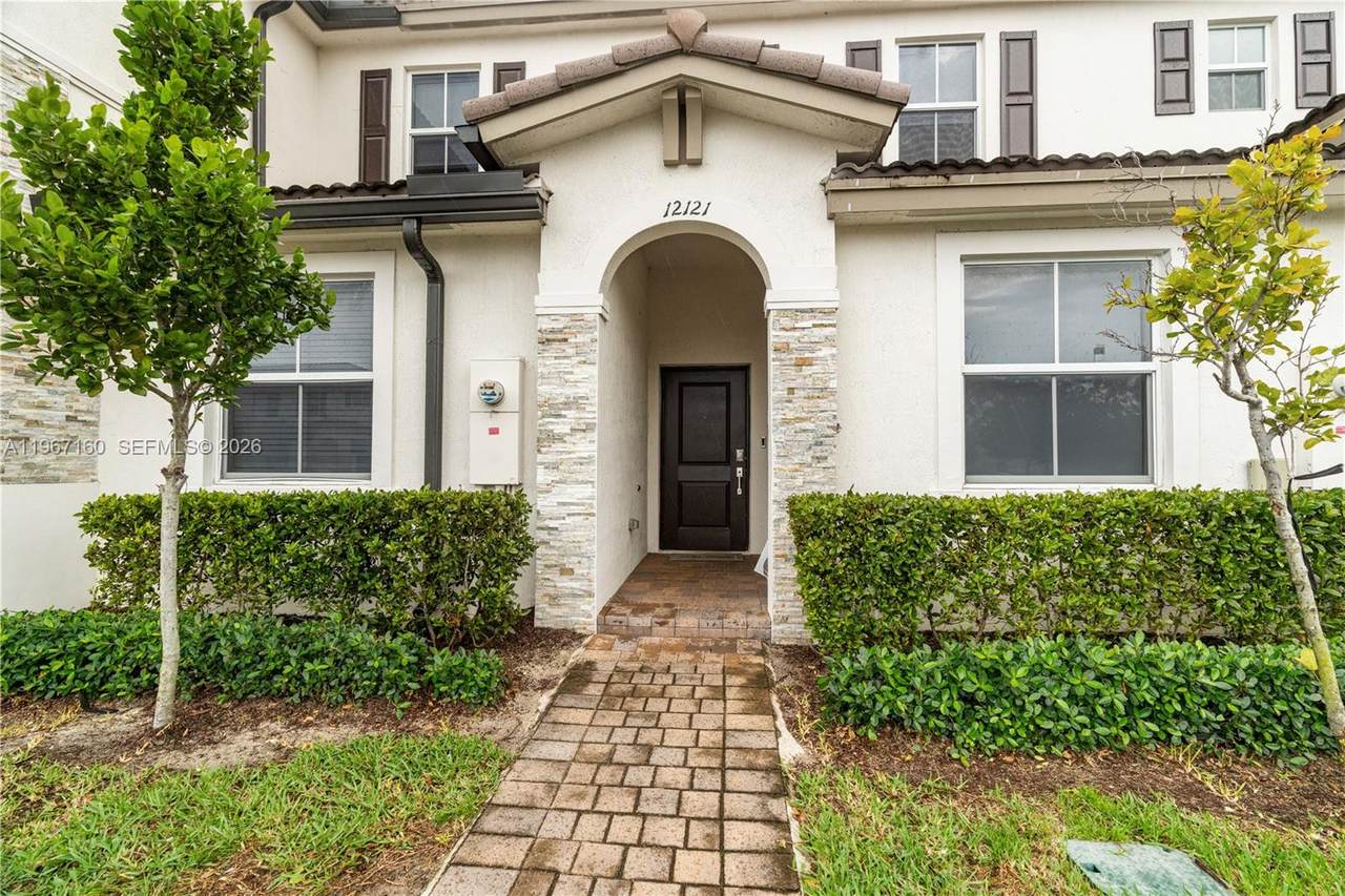 12121 23rd Ct - Photo 1