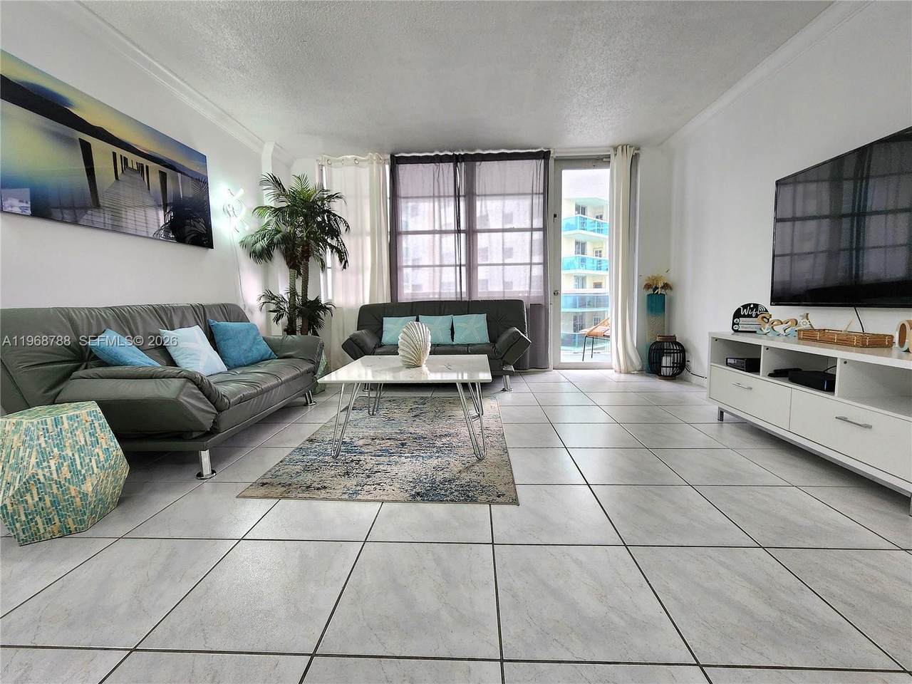 https://bt-photos.global.ssl.fastly.net/miami/1280_boomver_3_A11968788-2.jpg