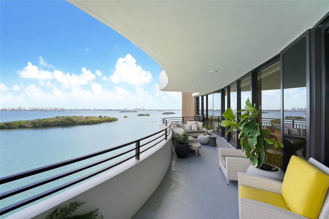 https://bt-photos.global.ssl.fastly.net/miami/1280_boomver_2_A11968876-2.jpg