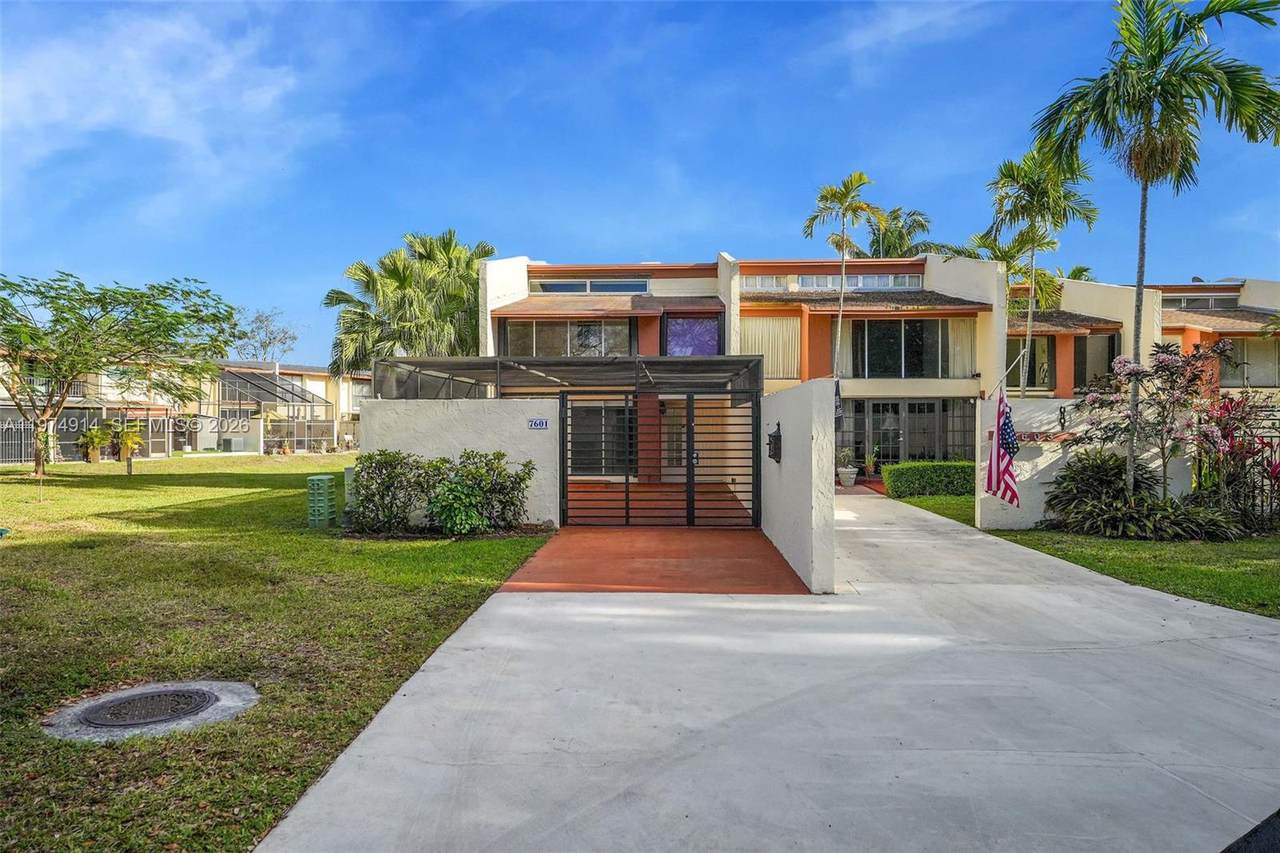 7601 105th Ave - Photo 1