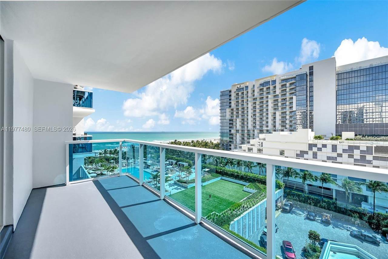 2301 Collins Ave - Photo 1