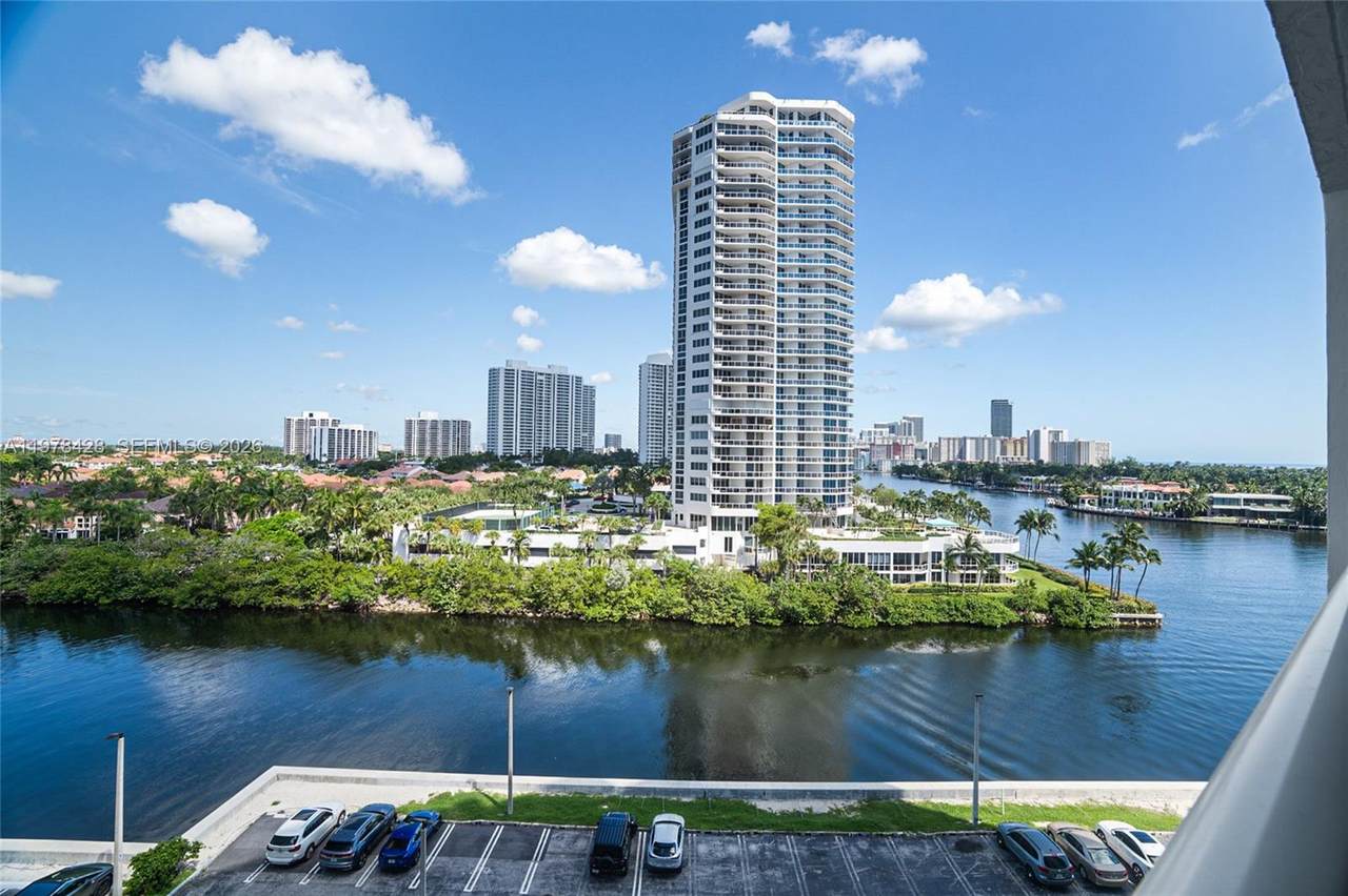 https://bt-photos.global.ssl.fastly.net/miami/1280_boomver_3_A11978428-2.jpg