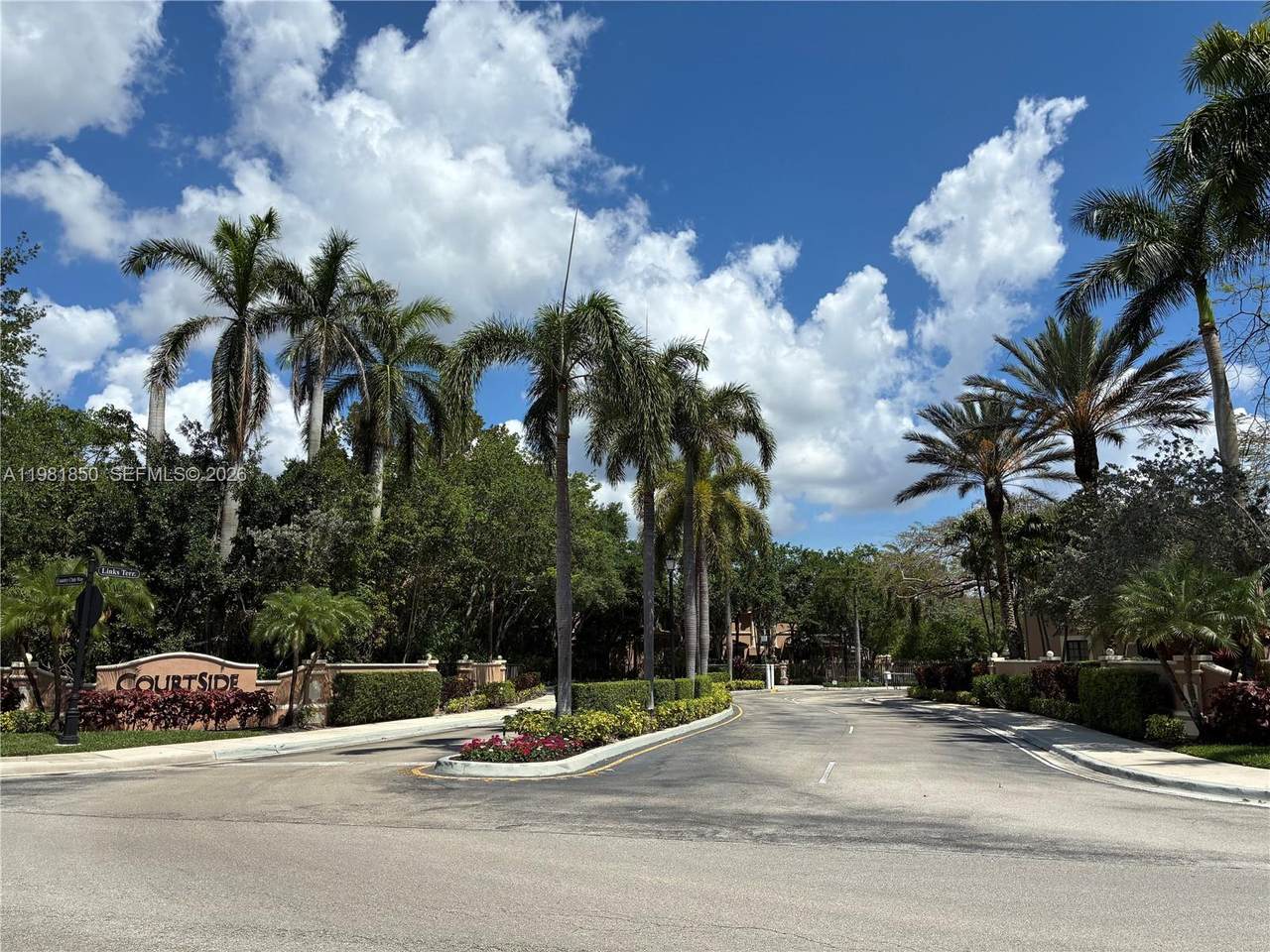 2757 Center Ct Dr - Photo 1