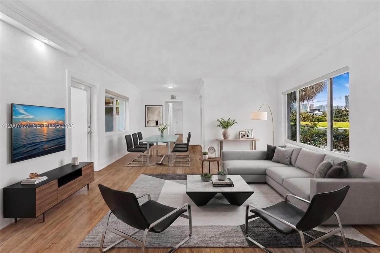 9200 Bay Harbor Dr - Photo 1