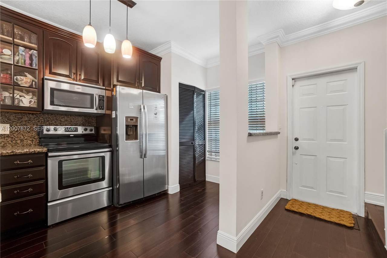 716 122nd Ave - Photo 1