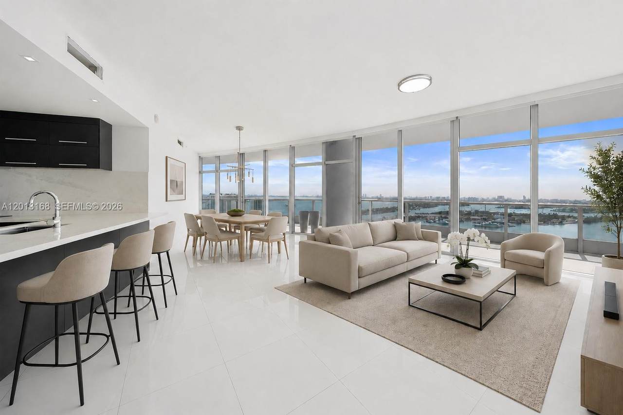 900 Biscayne Blvd - Photo 1