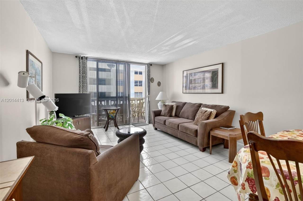 1817 Ocean Dr - Photo 1