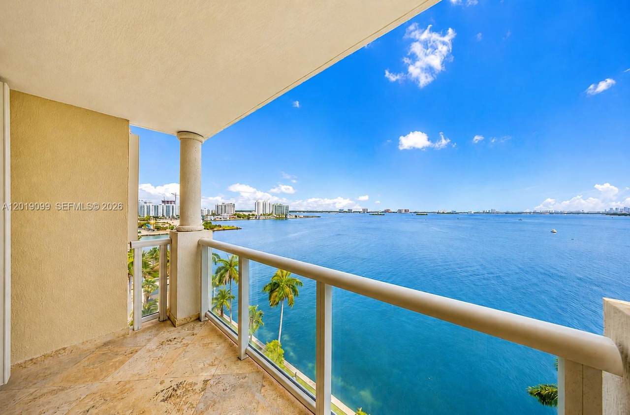 1625 Kennedy Cswy - Photo 1