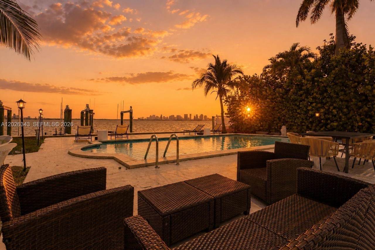 https://bt-photos.global.ssl.fastly.net/miami/1280_boomver_1_A12026343-2.jpg