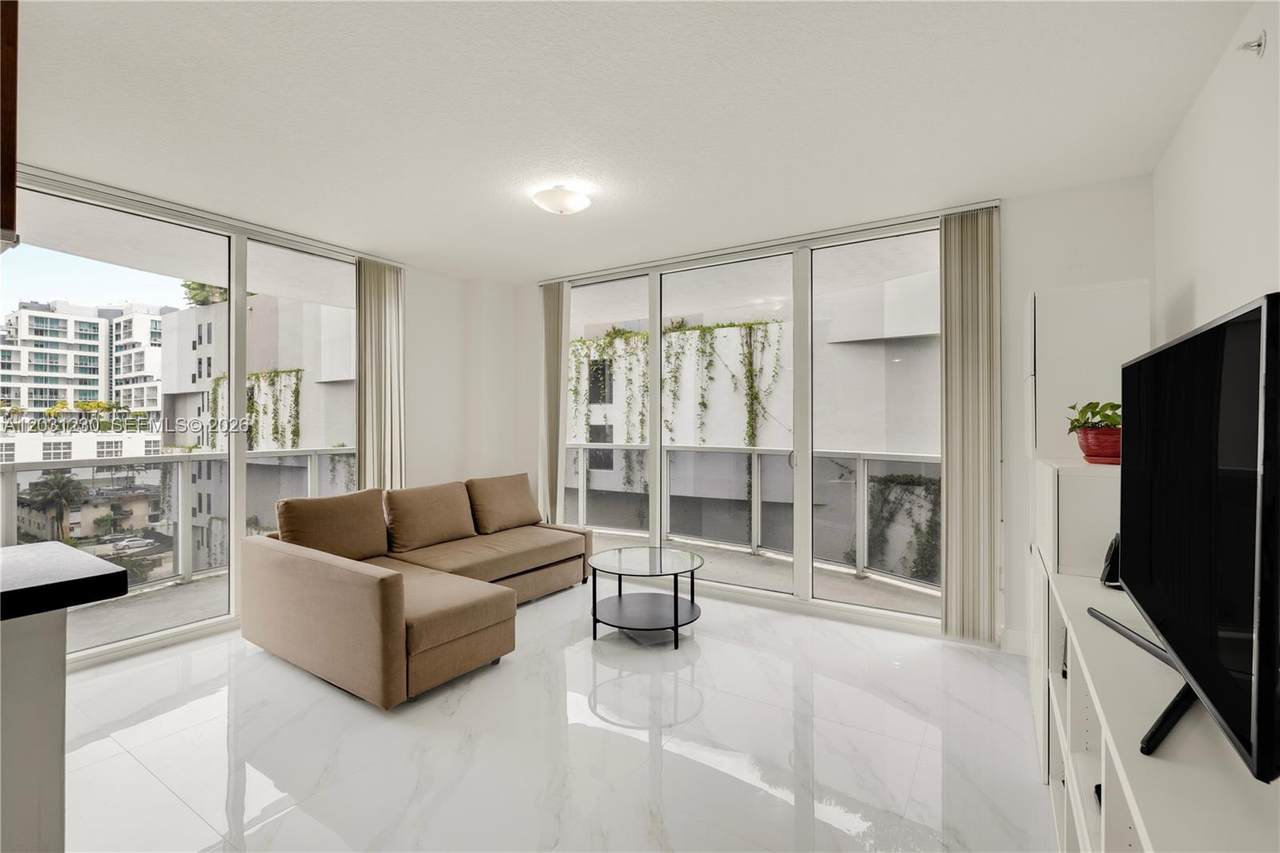 601 23rd St - Photo 1