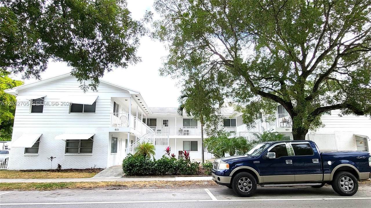 601 19th Ave - Photo 1