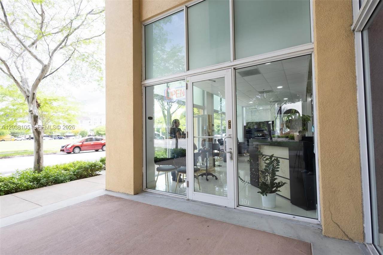 https://bt-photos.global.ssl.fastly.net/miami/1280_boomver_3_A12038105-2.jpg