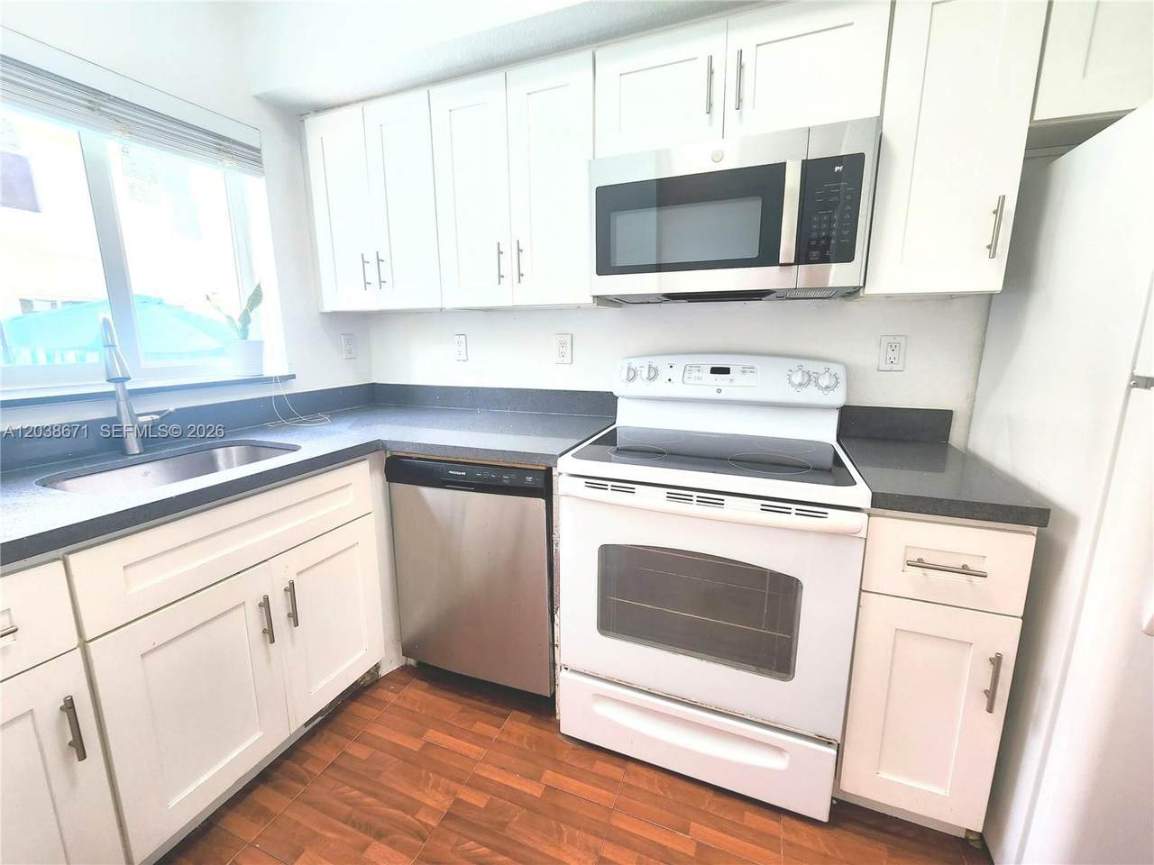 481 84th Ln - Photo 1