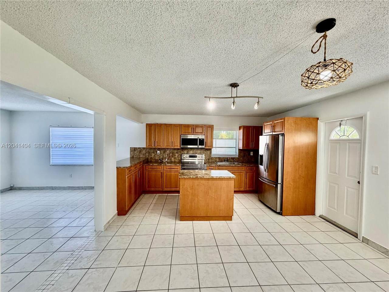 913 22nd Pl - Photo 1