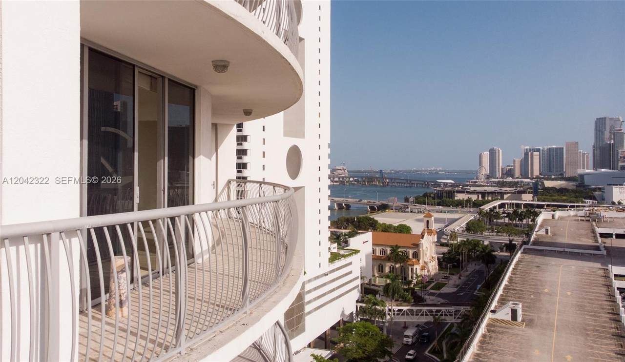 https://bt-photos.global.ssl.fastly.net/miami/1280_boomver_2_A12042322-2.jpg
