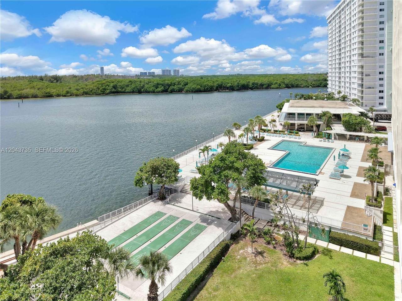 https://bt-photos.global.ssl.fastly.net/miami/1280_boomver_3_A12043735-2.jpg