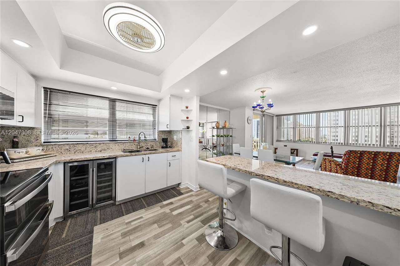 1825 Ocean Dr - Photo 1