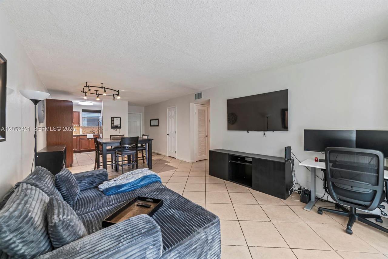1400 Tallwood Ave - Photo 1