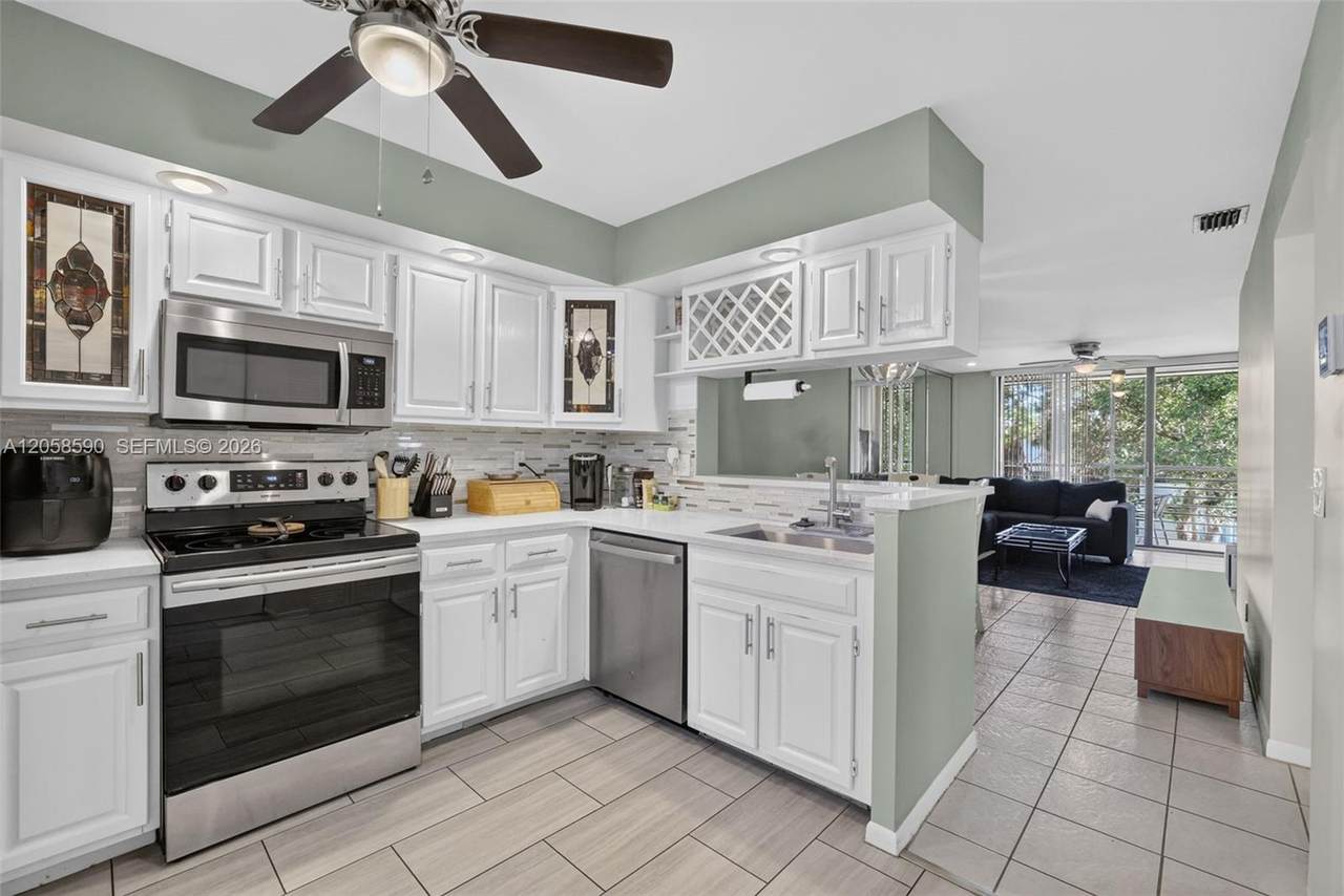 7653 79th Ave - Photo 1