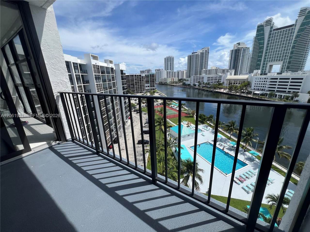 https://bt-photos.global.ssl.fastly.net/miami/1280_boomver_3_A12061921-2.jpg