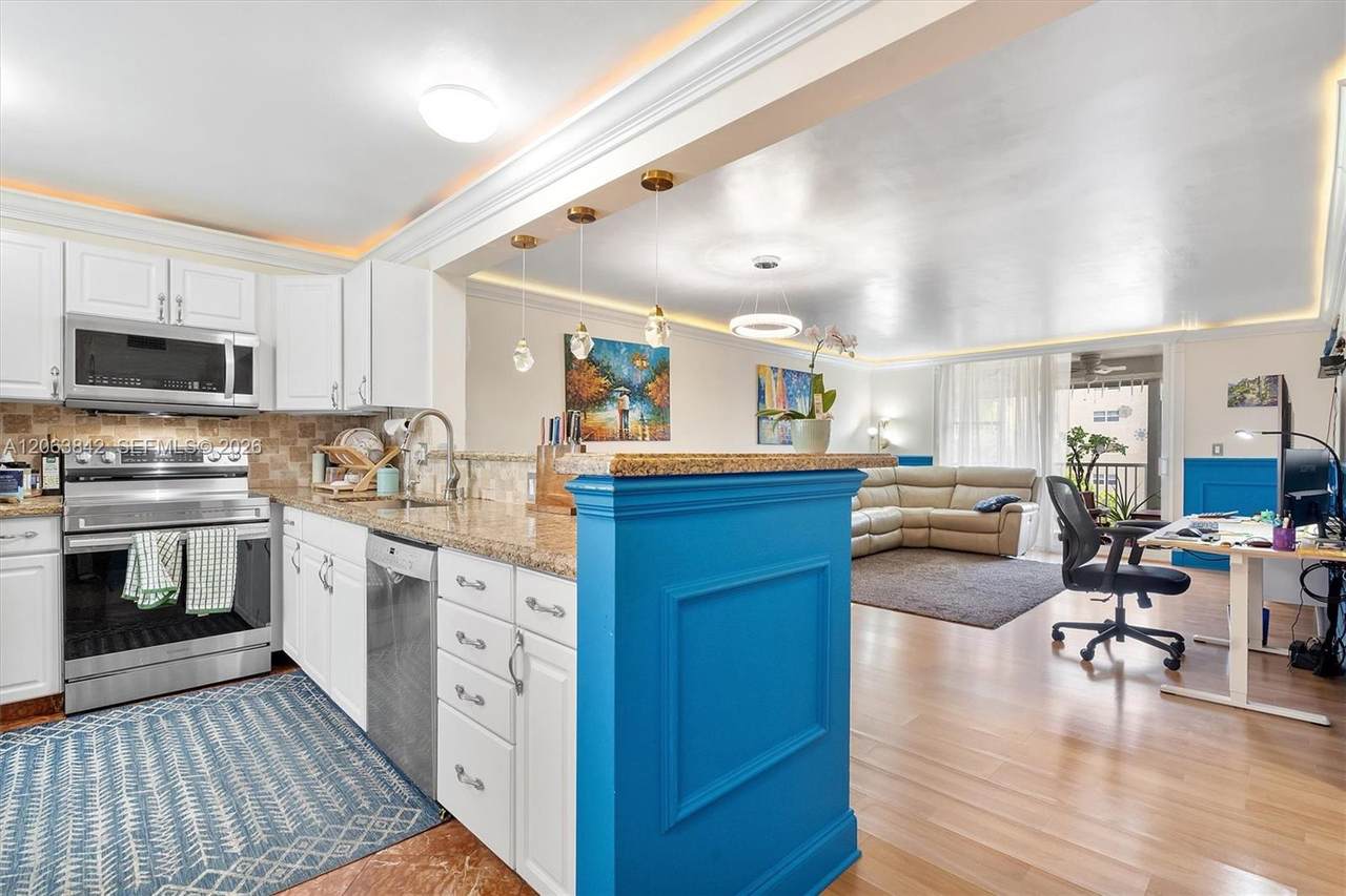1000 12th Ave - Photo 1
