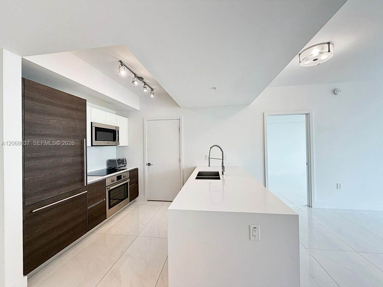 https://bt-photos.global.ssl.fastly.net/miami/1280_boomver_5_A12068037-2.jpg