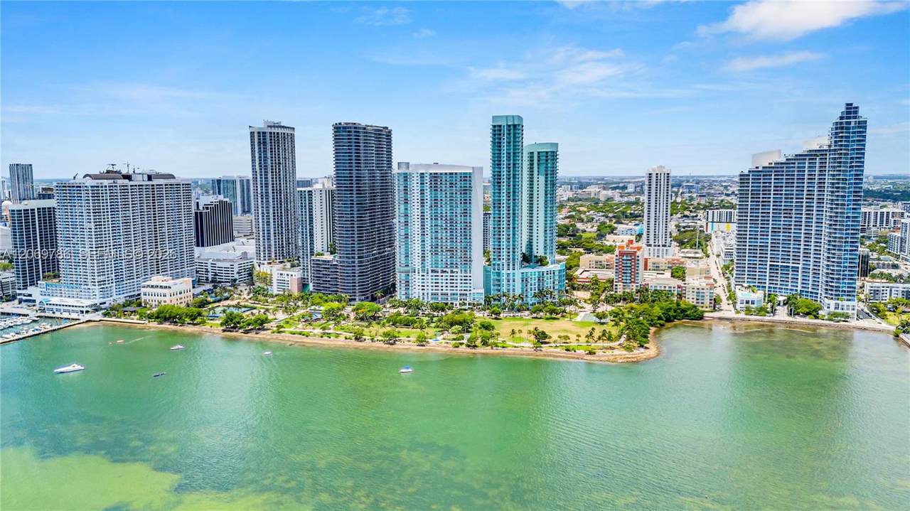 1800 Bayshore Dr - Photo 1