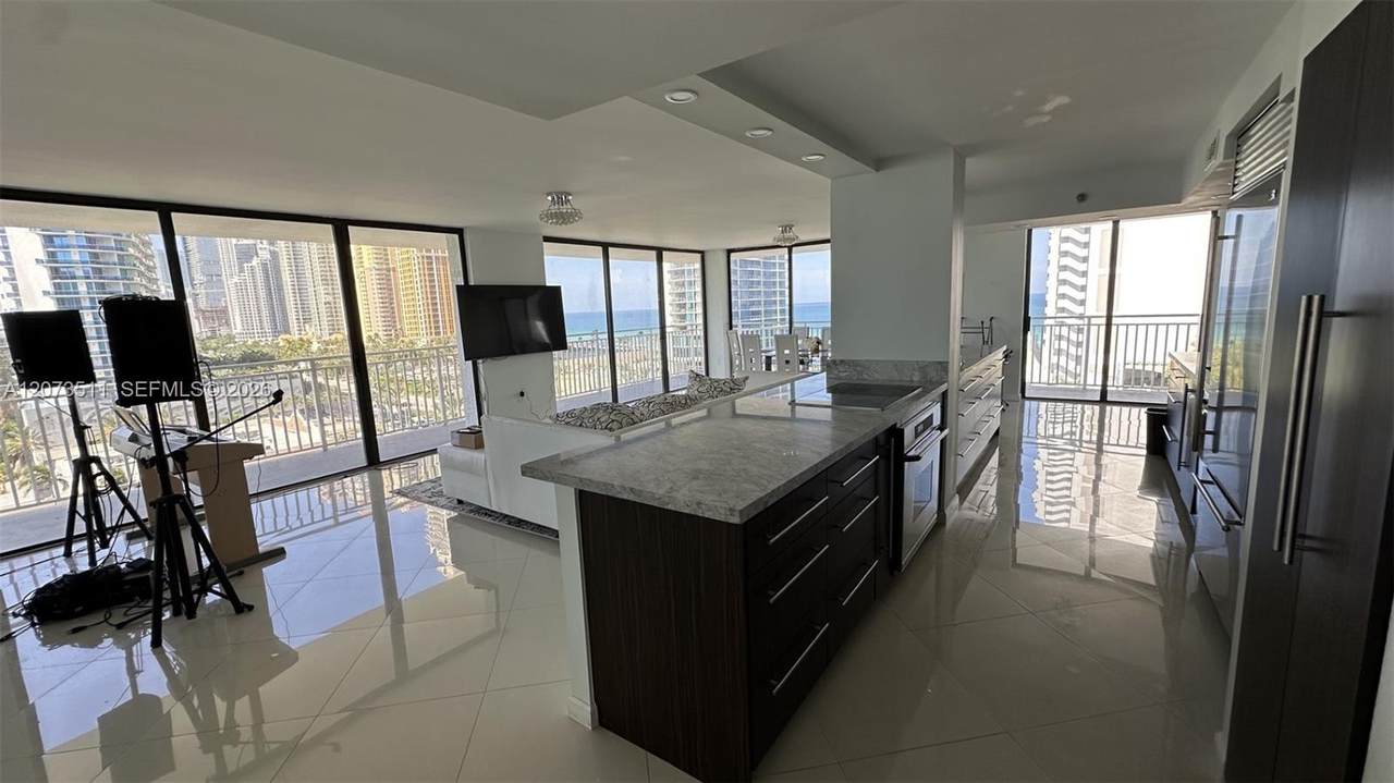 https://bt-photos.global.ssl.fastly.net/miami/1280_boomver_3_A12073511-2.jpg