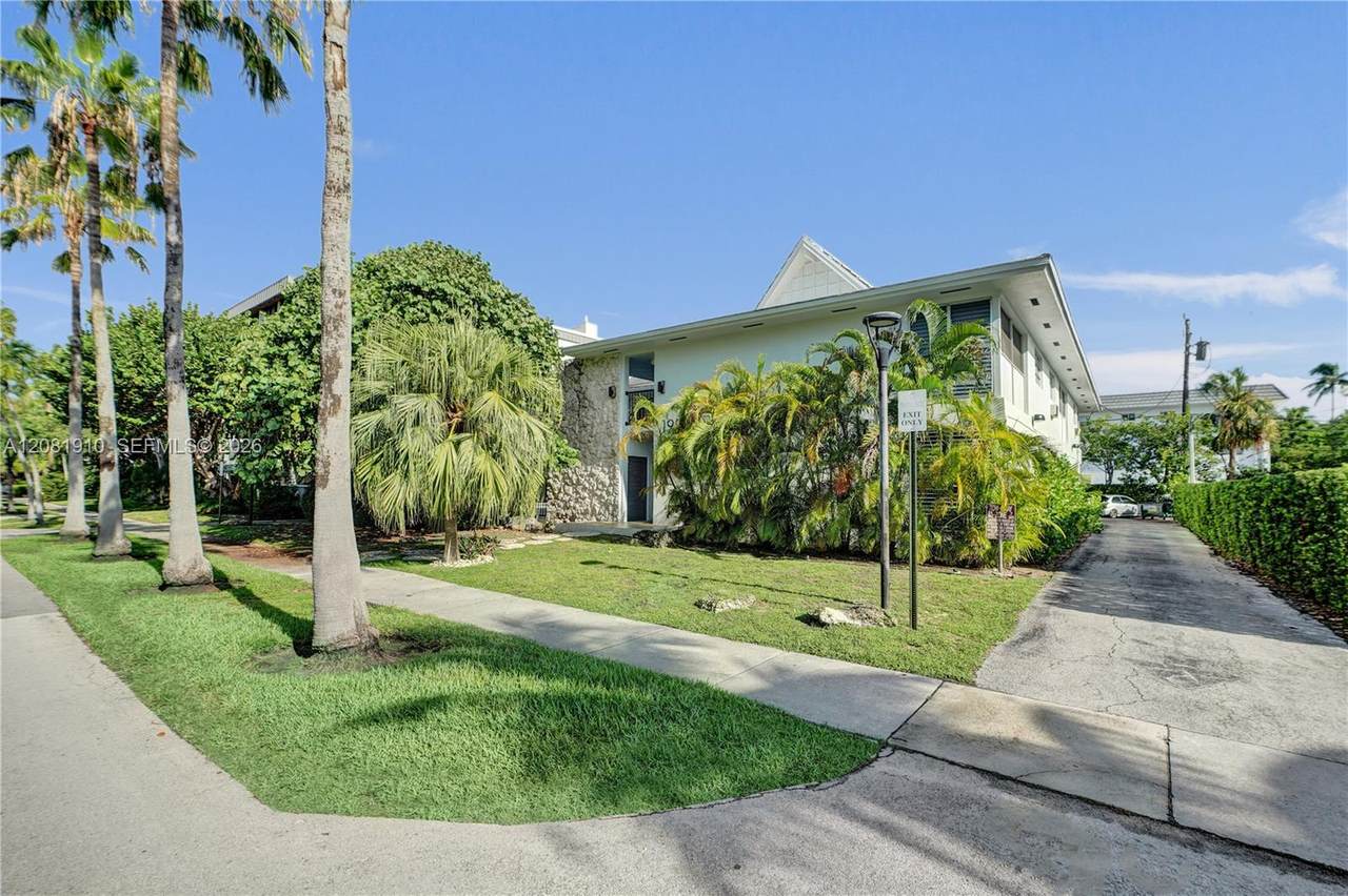195 Sunrise Dr - Photo 1