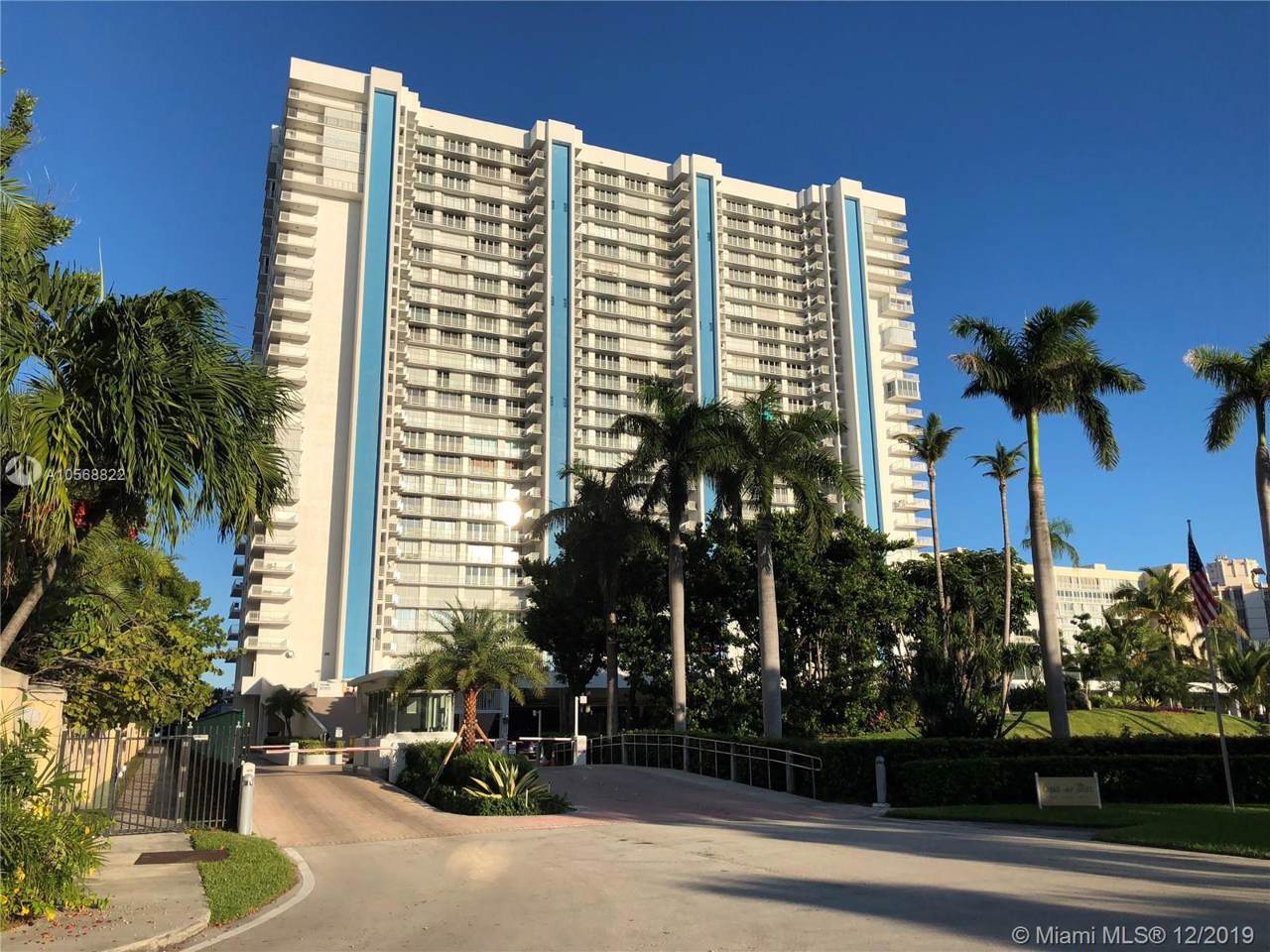 881 Ocean Dr - Photo 1