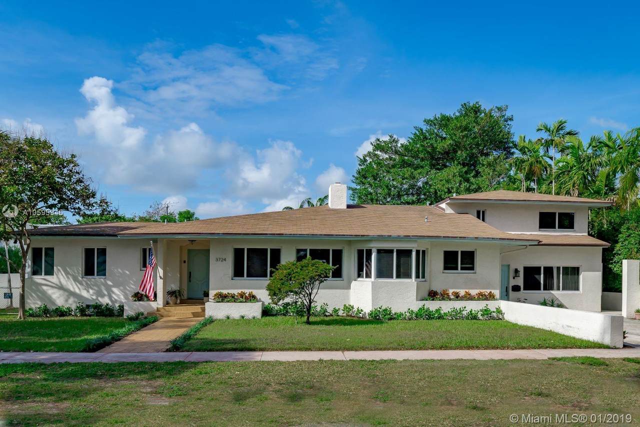 3724 Pine Tree Dr - Photo 1