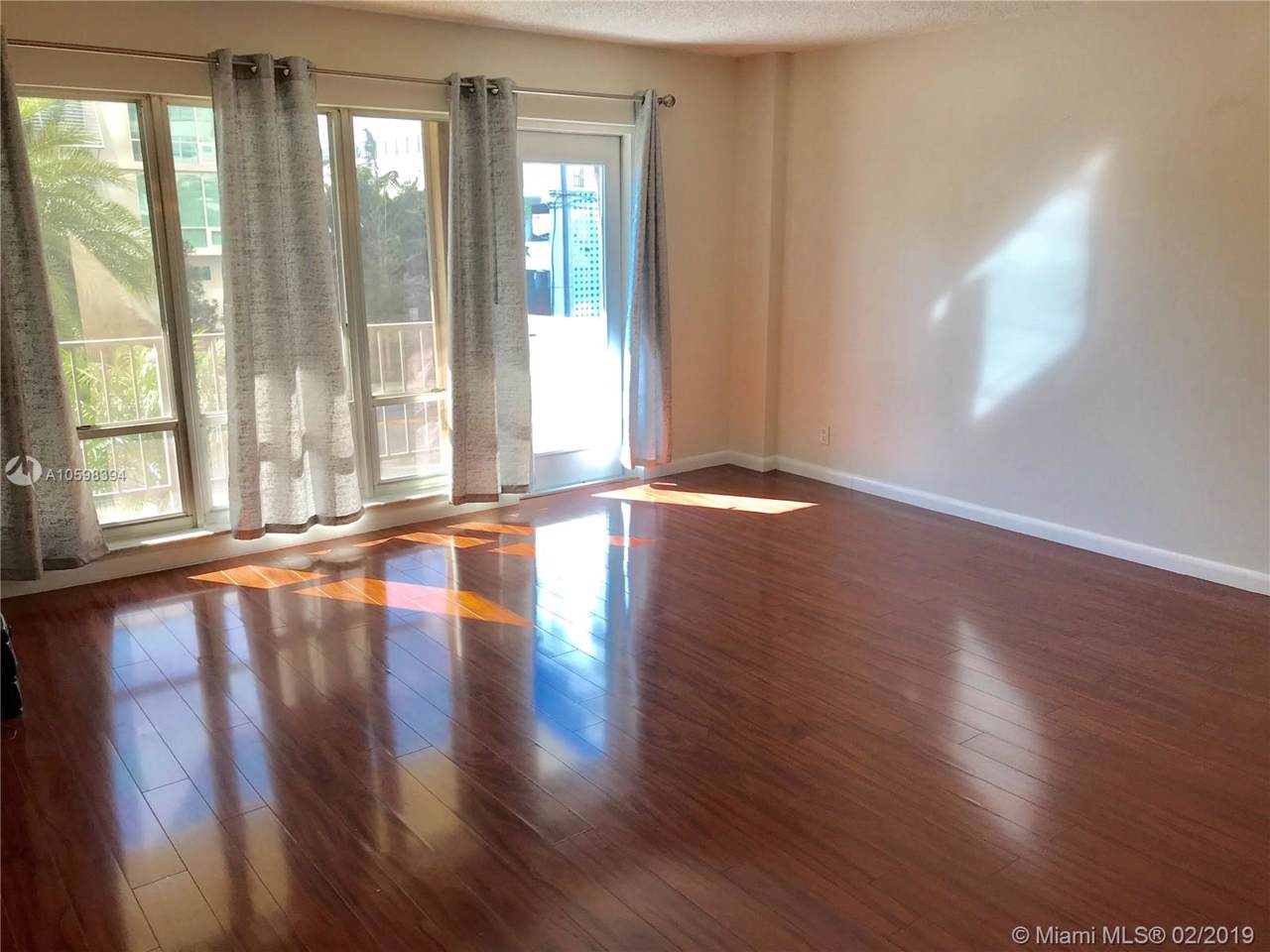 340 Sunset Dr - Photo 1