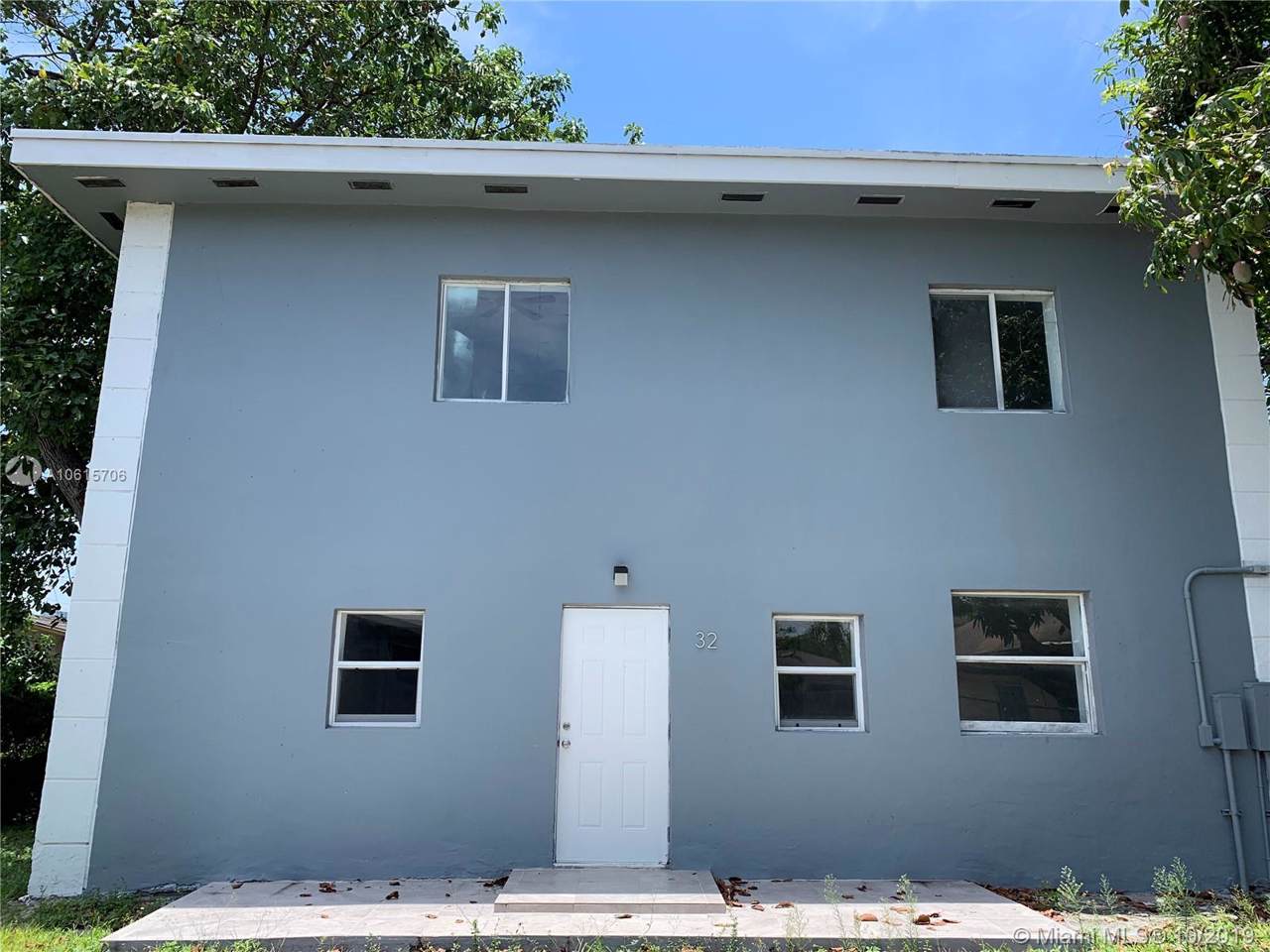 30 53rd St - Photo 1