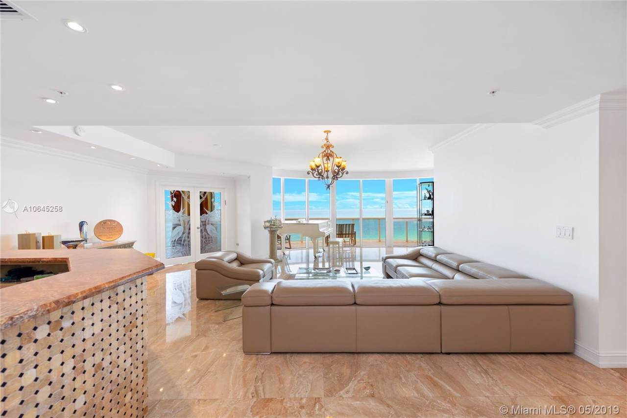 18201 Collins Ave - Photo 1