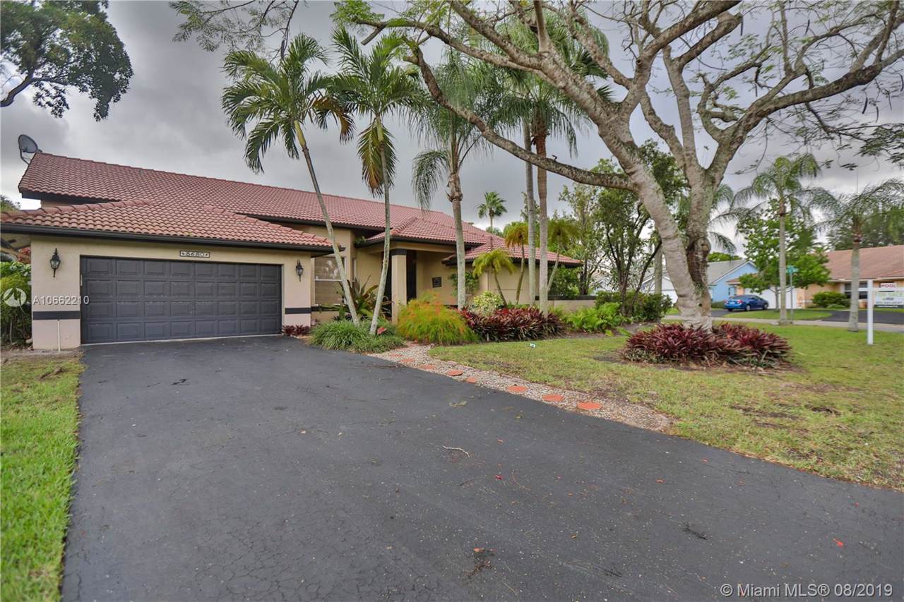 8680 57th Ct - Photo 1