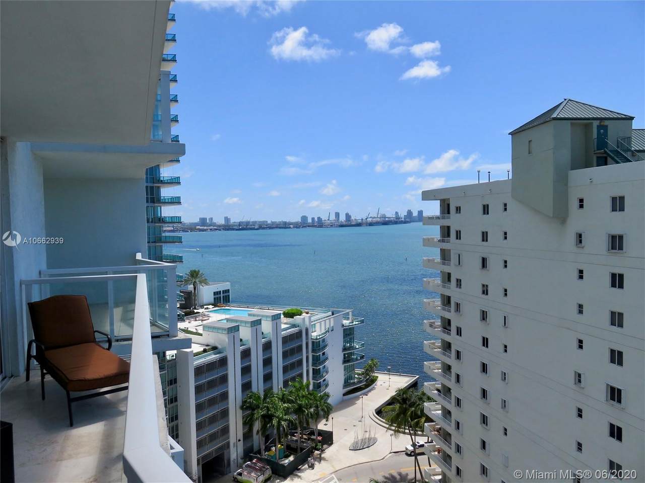 218 14th St - Photo 1