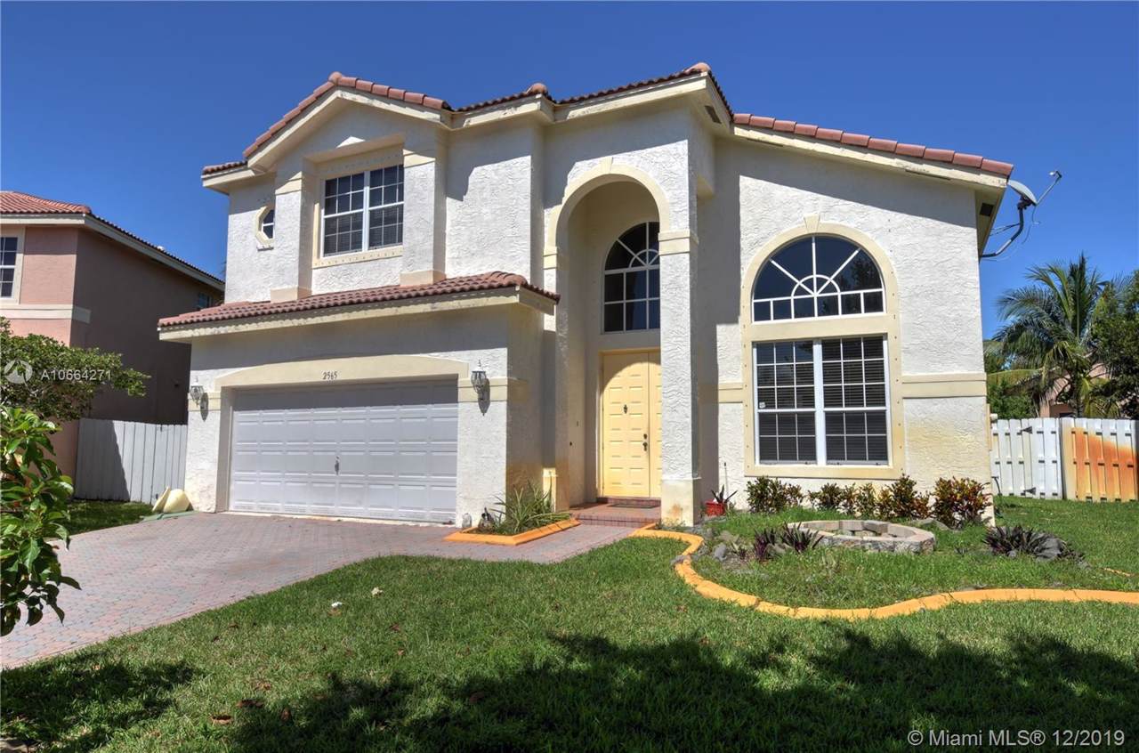 2565 158th Ave - Photo 1