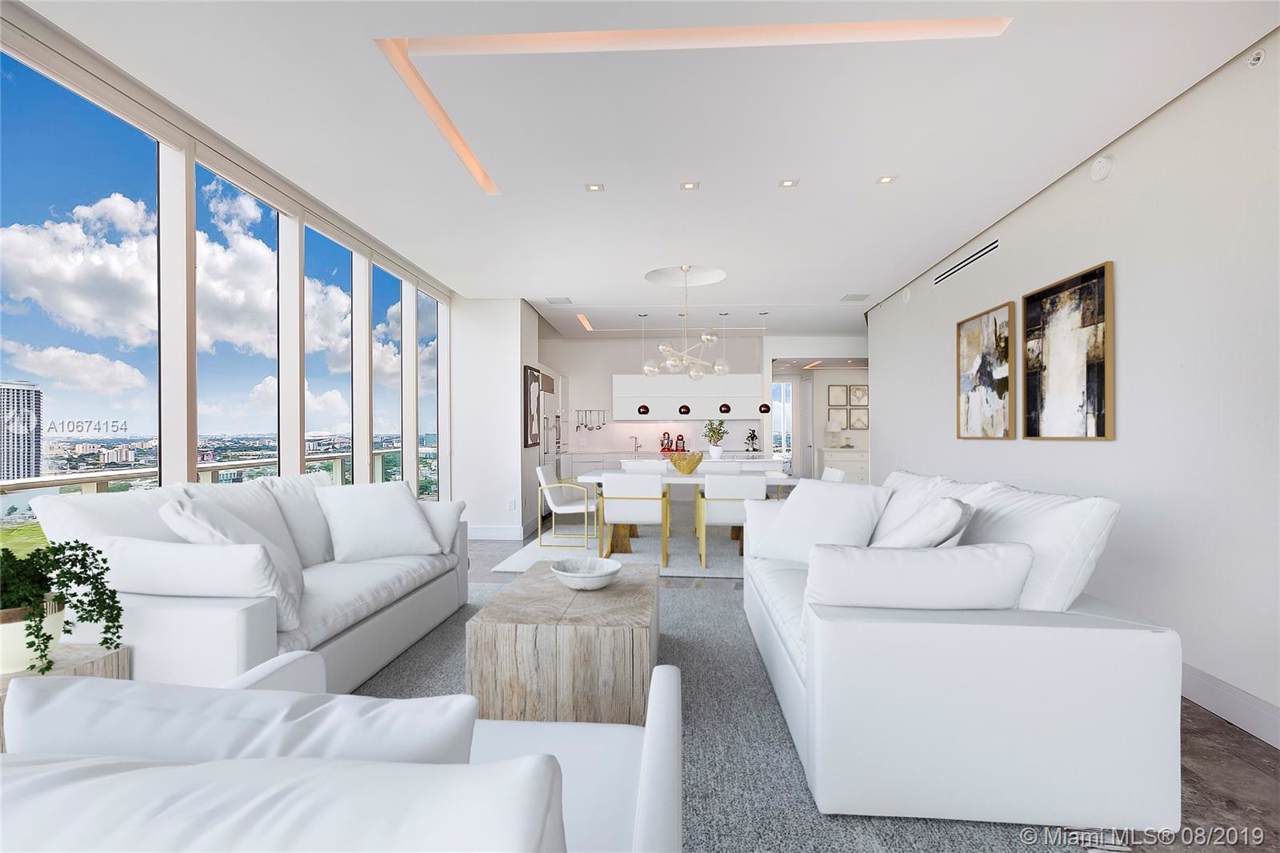 2020 Bayshore Dr - Photo 1