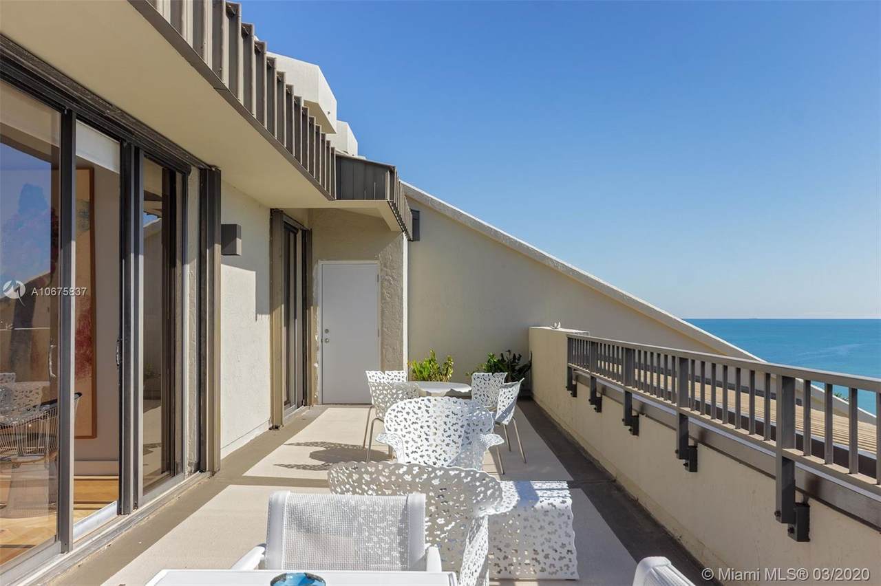 201 Crandon Blvd - Photo 1