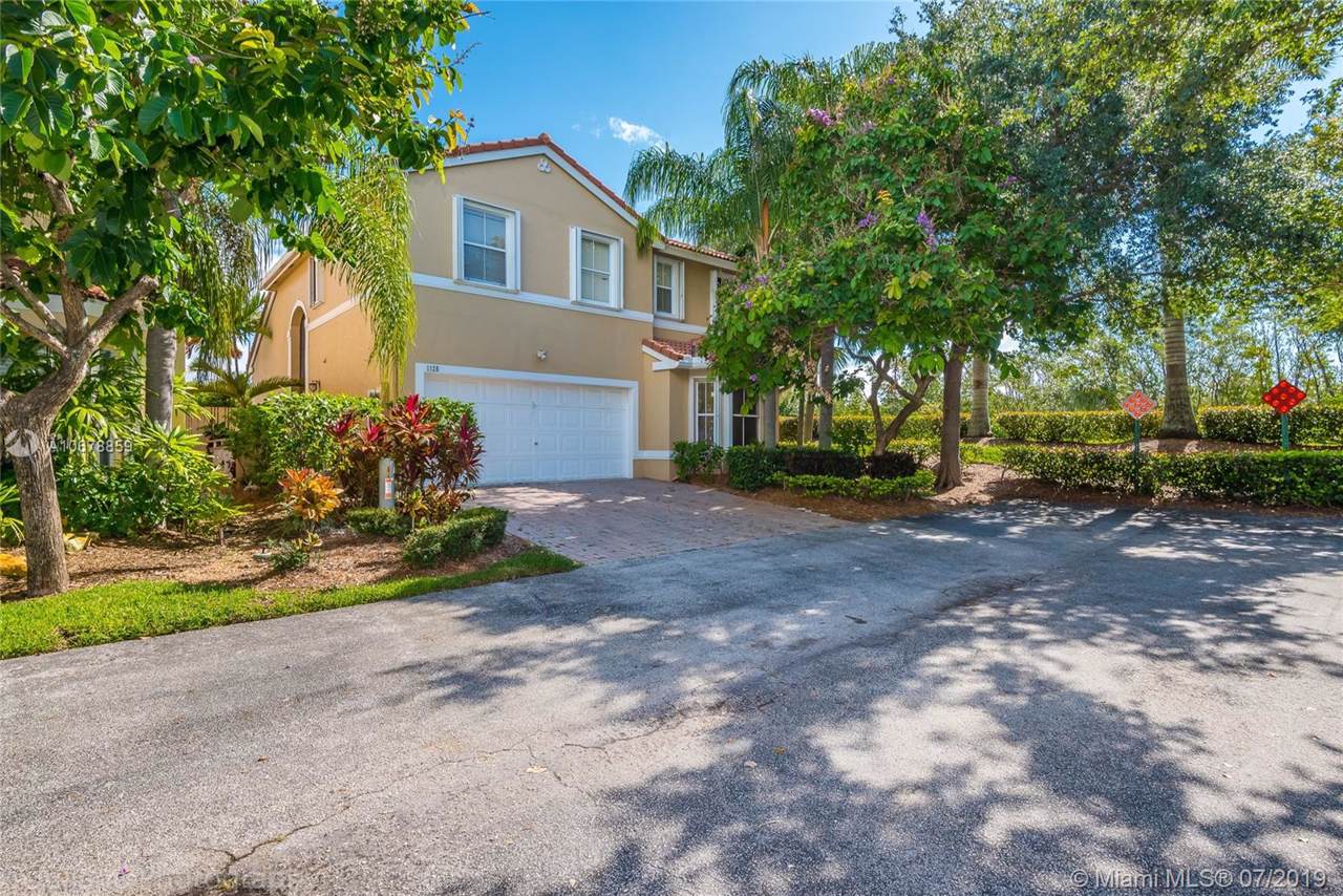 1125 Butternut Ln - Photo 1