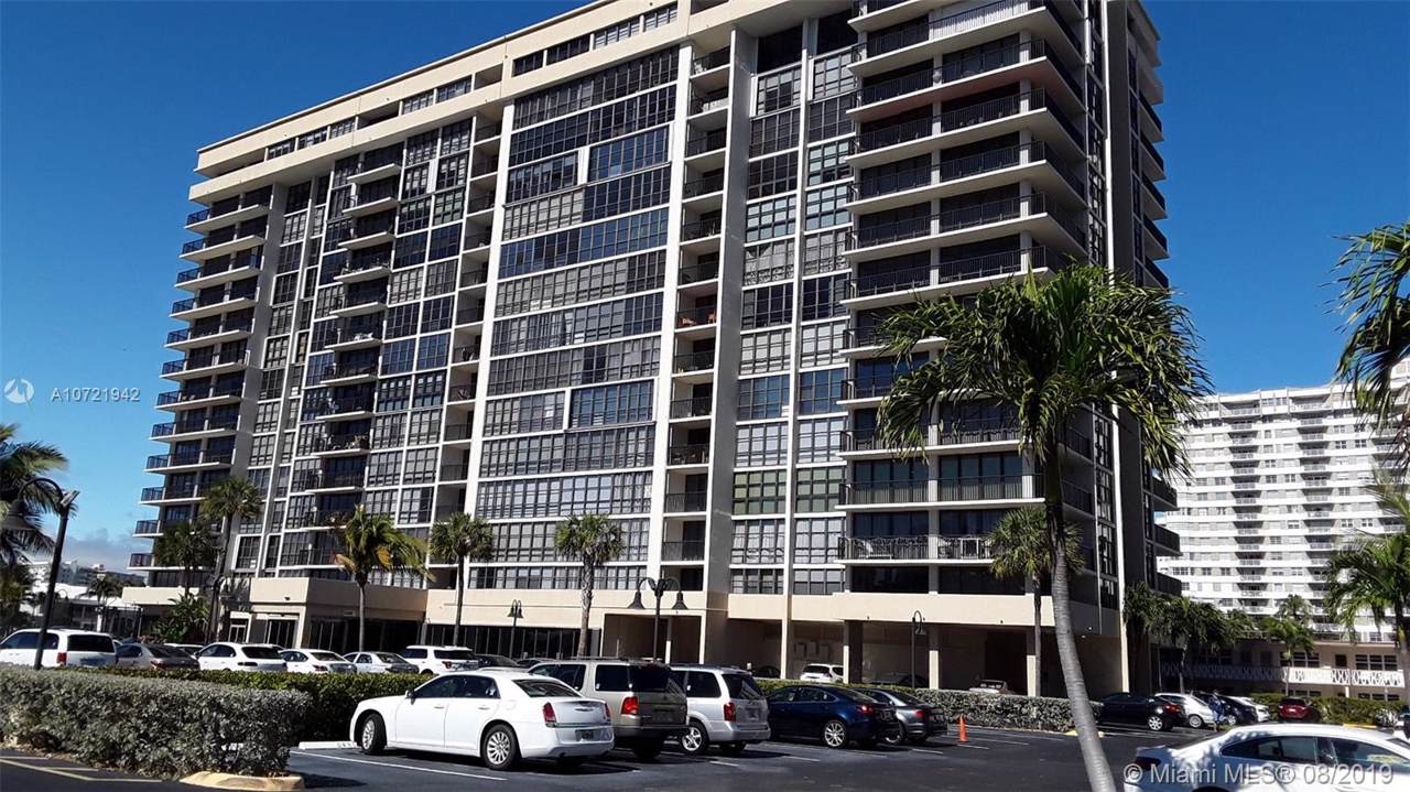 2017 Ocean Dr - Photo 1