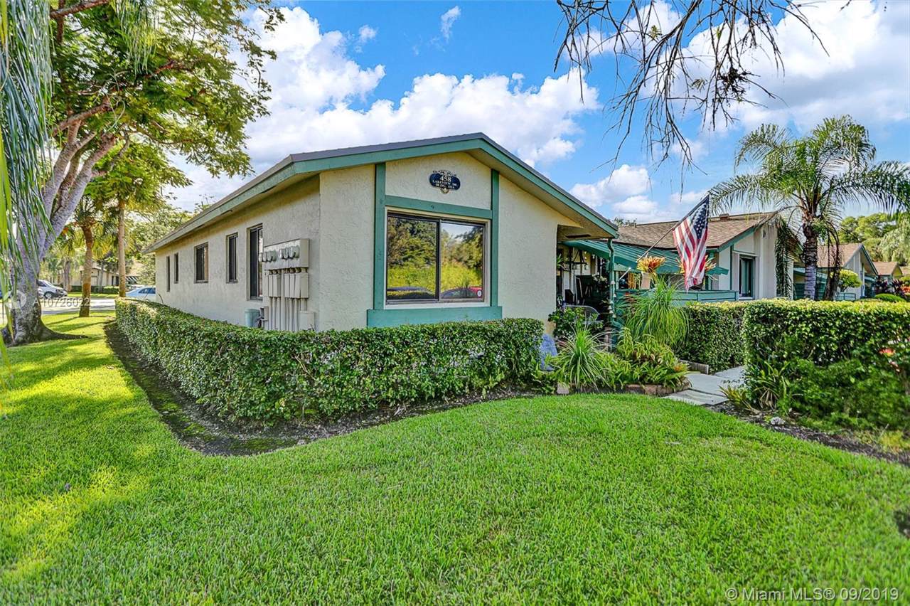 458 Lakeview Dr - Photo 1