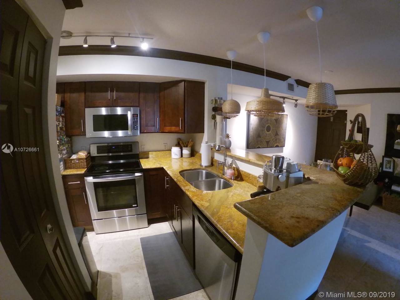 620 111th Ave - Photo 1