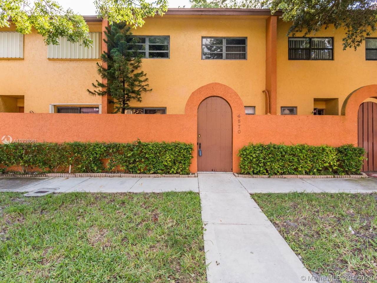 4570 90th Ave - Photo 1