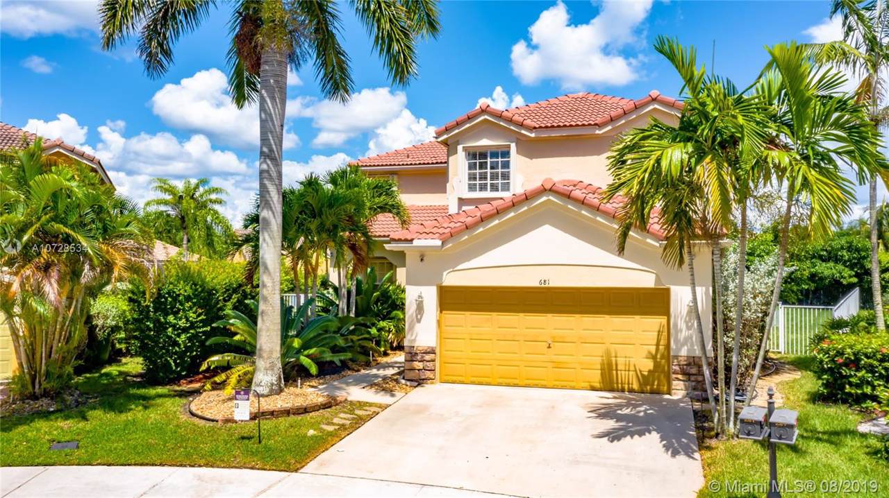 681 Live Oak Ln - Photo 1