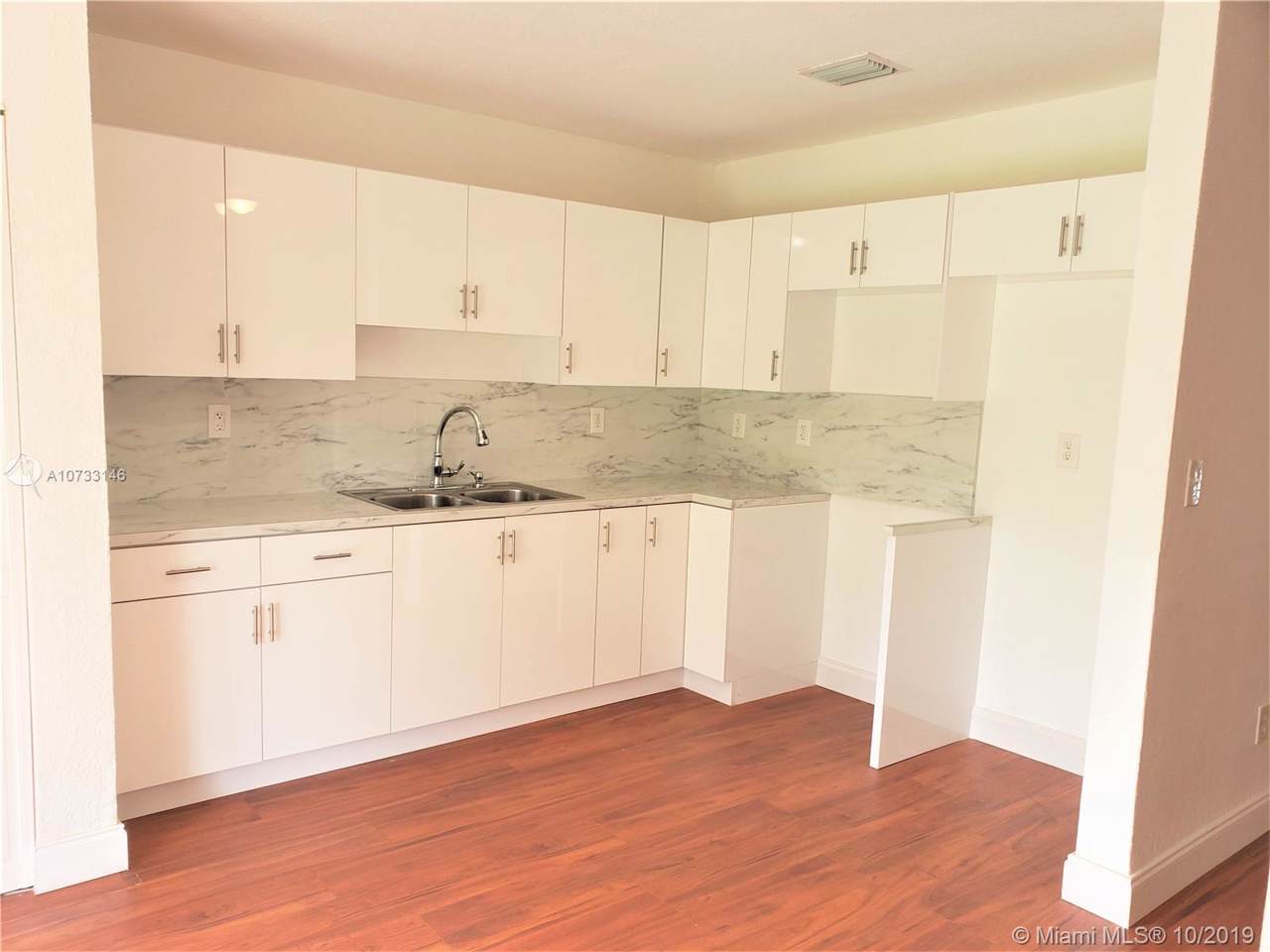 19493 28th Ct - Photo 1