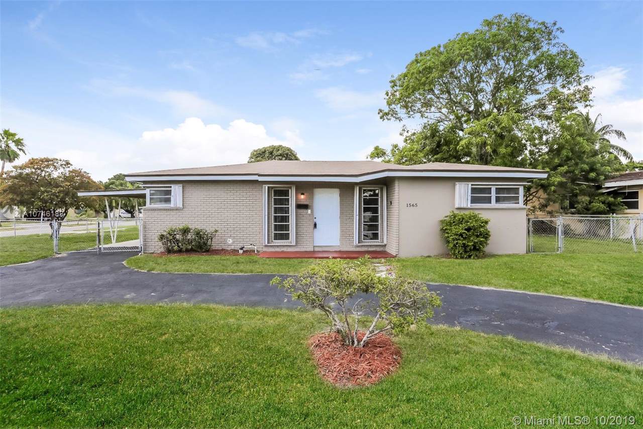 1565 6th Ave - Photo 1