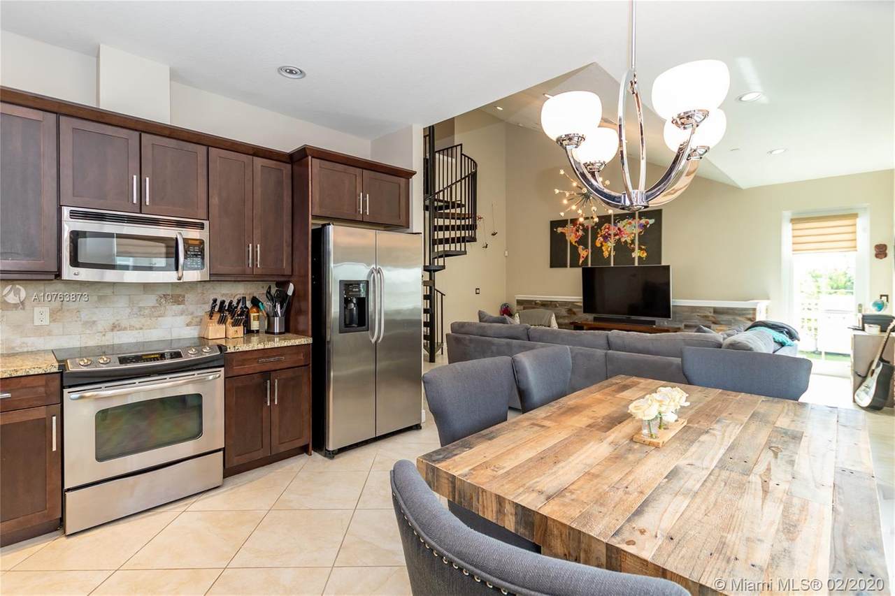 4091 Cascada Cir - Photo 1