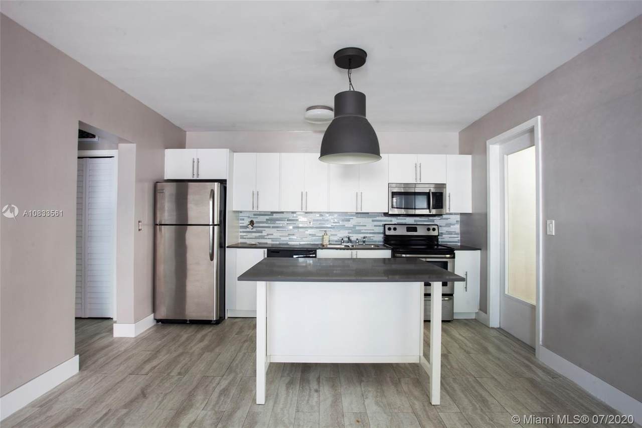 1117 Meridian Ave - Photo 1