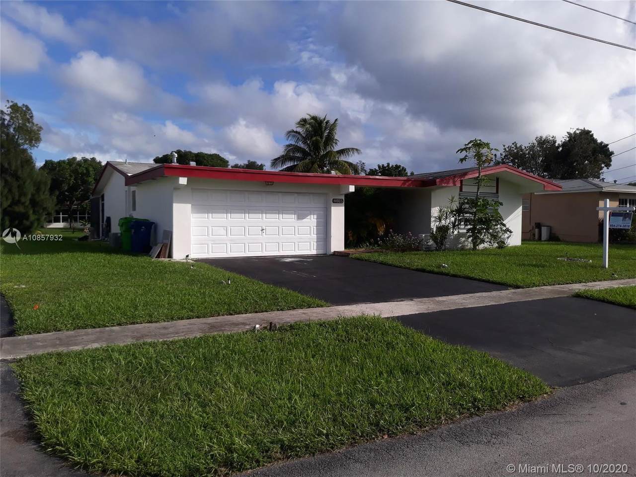 8065 21st St - Photo 1